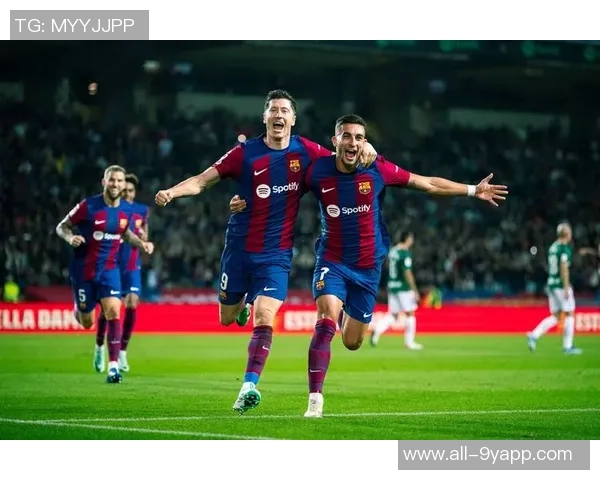 克鲁伊维特称若为巴萨主帅将续约莱万一年看重其经验与能力