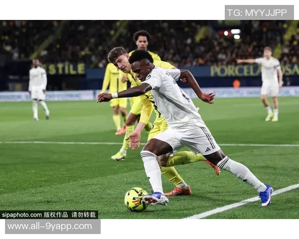 黄潜主帅称赞姆巴佩进球难度极高因场上几乎没有空间可供发挥